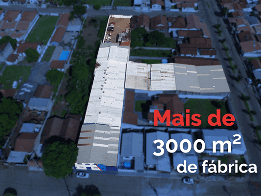 Fábrica da Profills: parque industrial com CNC, corte e dobra de precisão